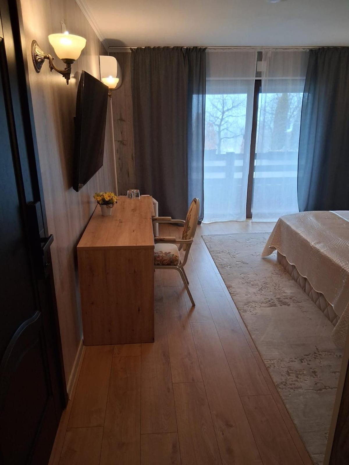 Hanu Lu Mos Opinca Deva Esterno foto
